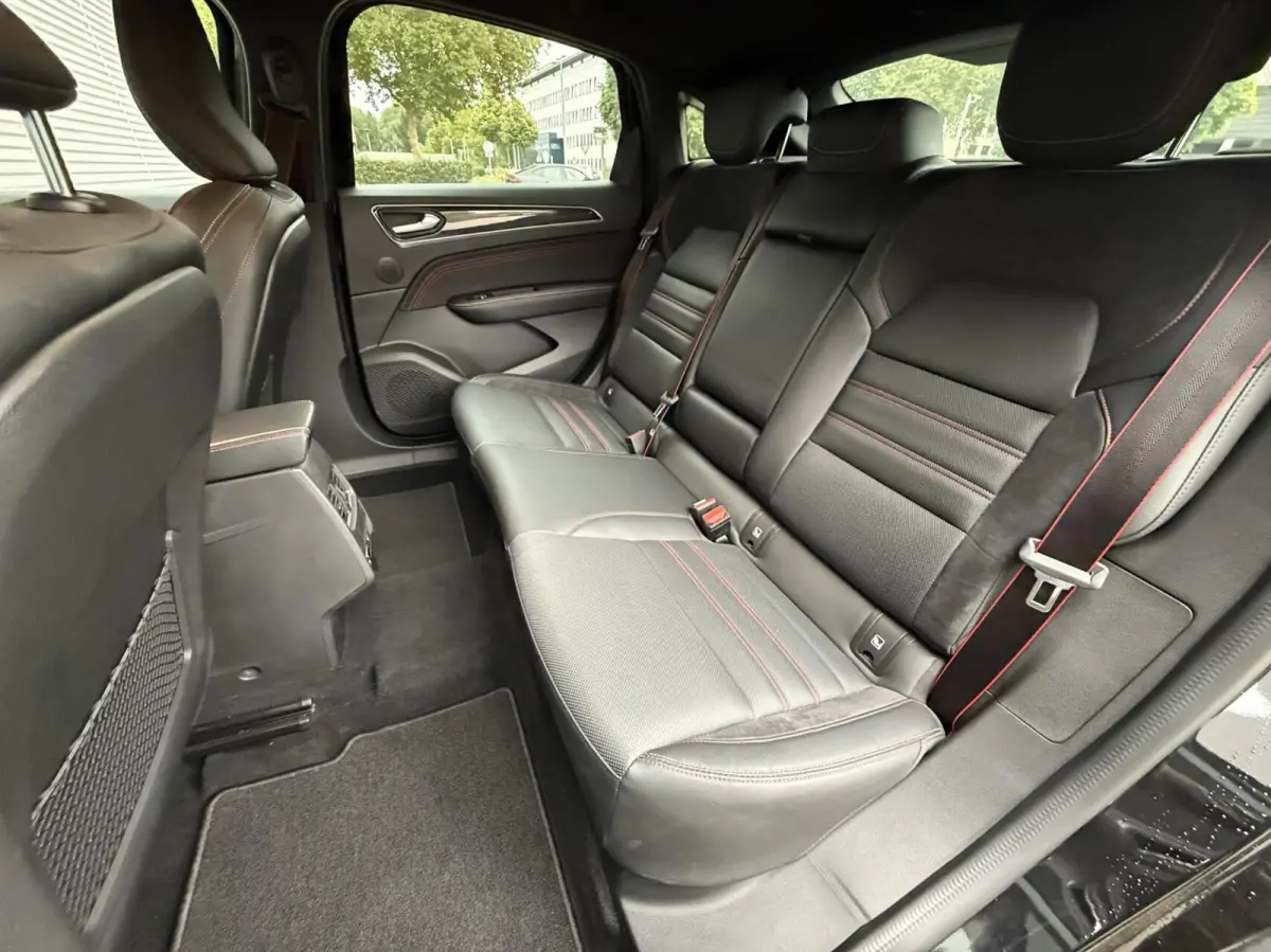 1.6 E-Tech Hybrid 145 Intens