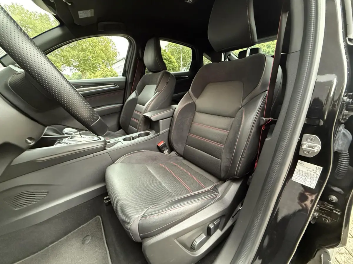 1.6 E-Tech Hybrid 145 Intens