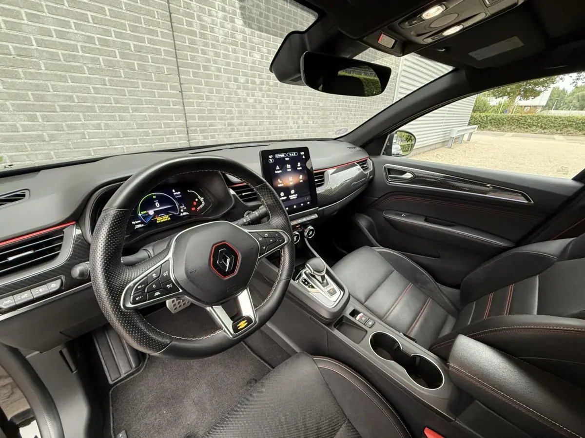 1.6 E-Tech Hybrid 145 Intens