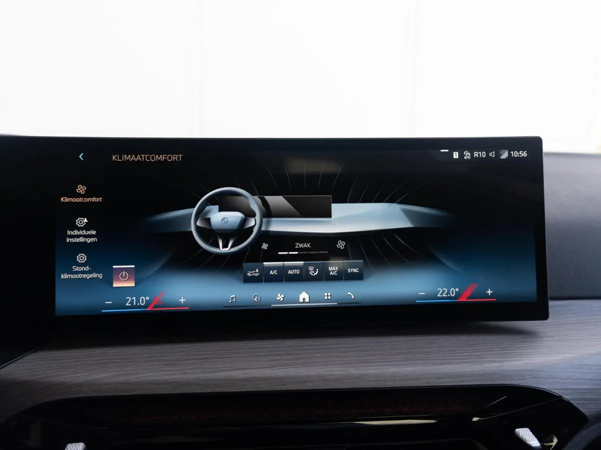 330e | M Sportpakket Pro | Achteruitrijcamera | Panoramadak | Stoelverwarming | Cruise Control | 18'' |