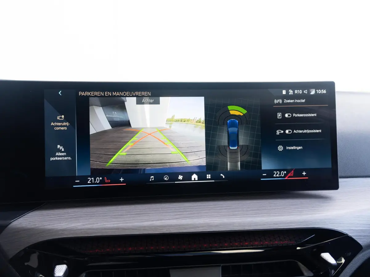 330e | M Sportpakket Pro | Achteruitrijcamera | Panoramadak | Stoelverwarming | Cruise Control | 18'' |