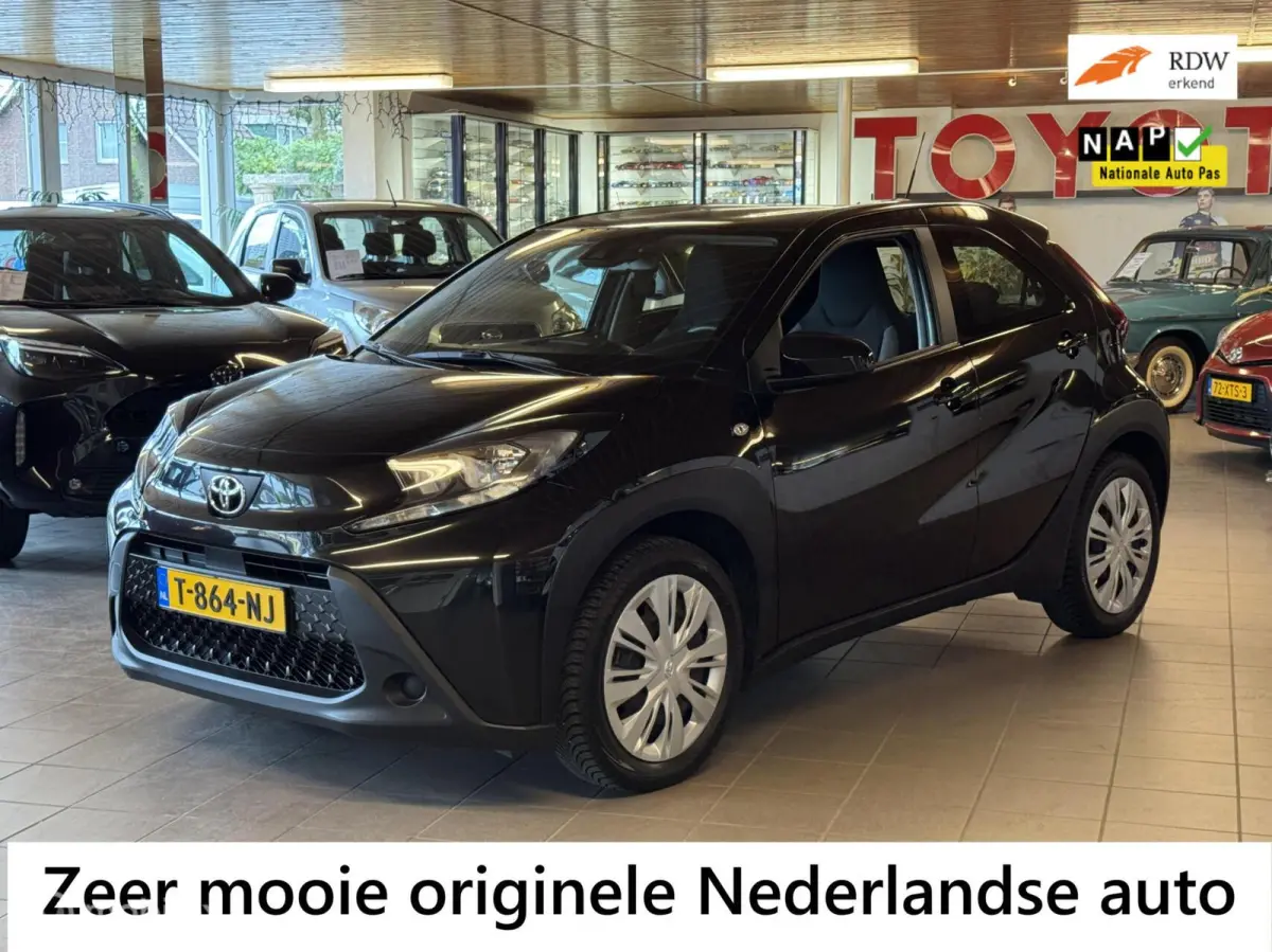 1.0 VVT-i MT Play Nederlandse auto.