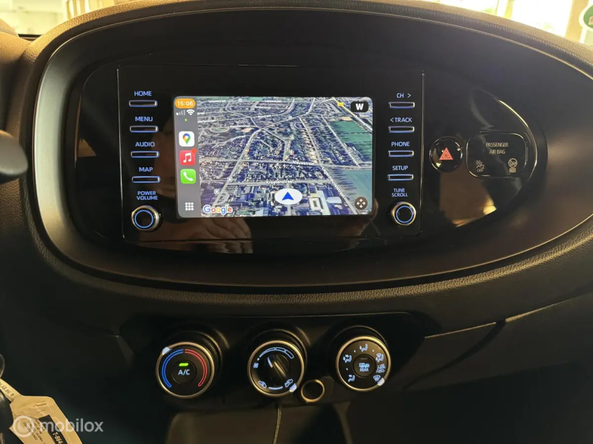 1.0 VVT-i MT Play Nederlandse auto.