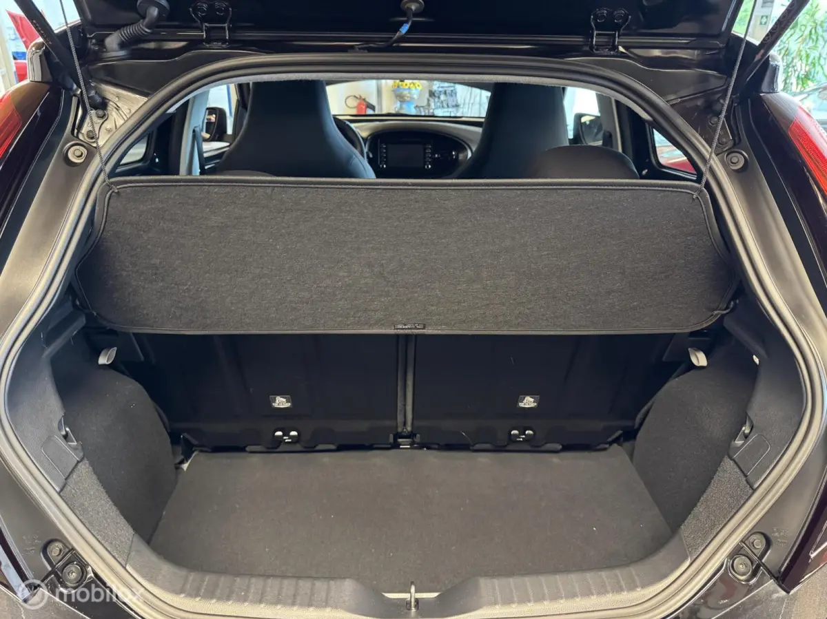 1.0 VVT-i MT Play Nederlandse auto.