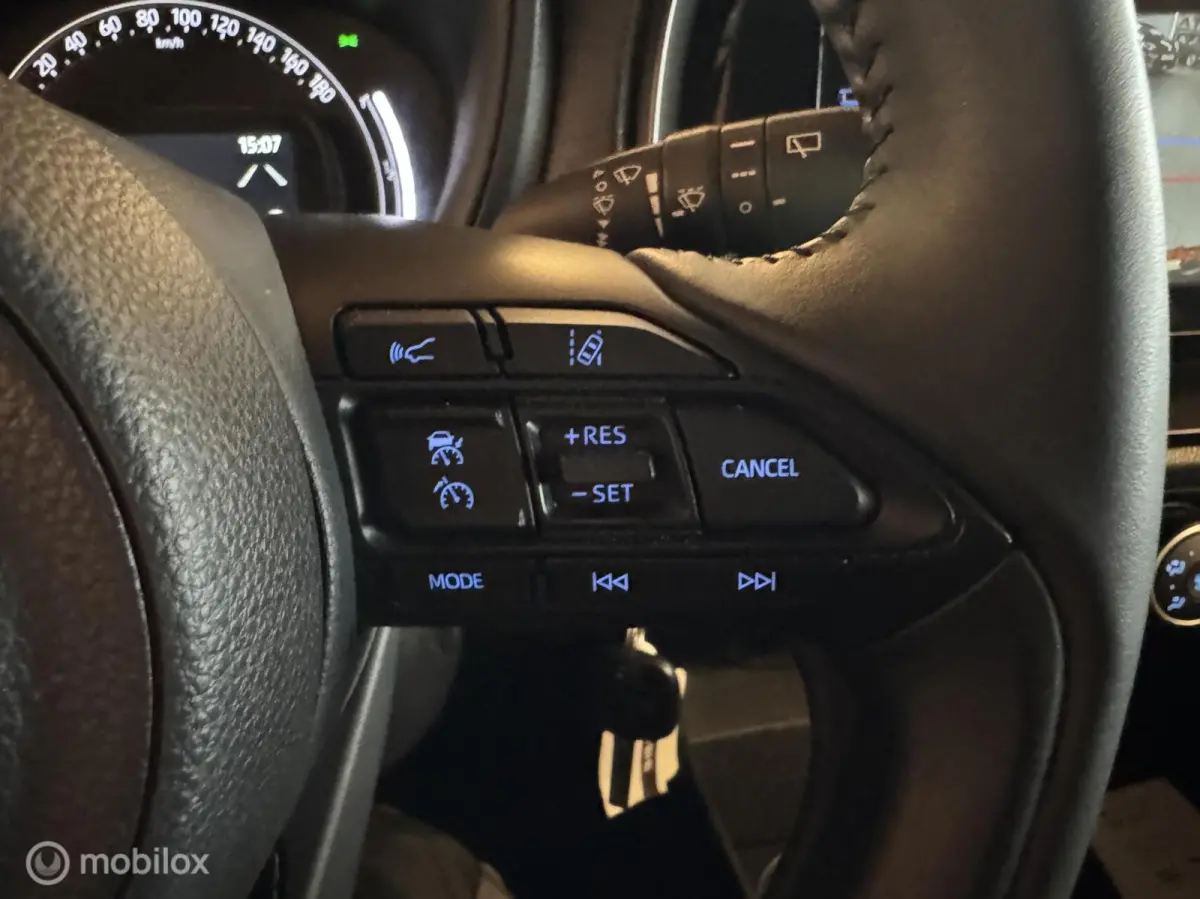 1.0 VVT-i MT Play Nederlandse auto.