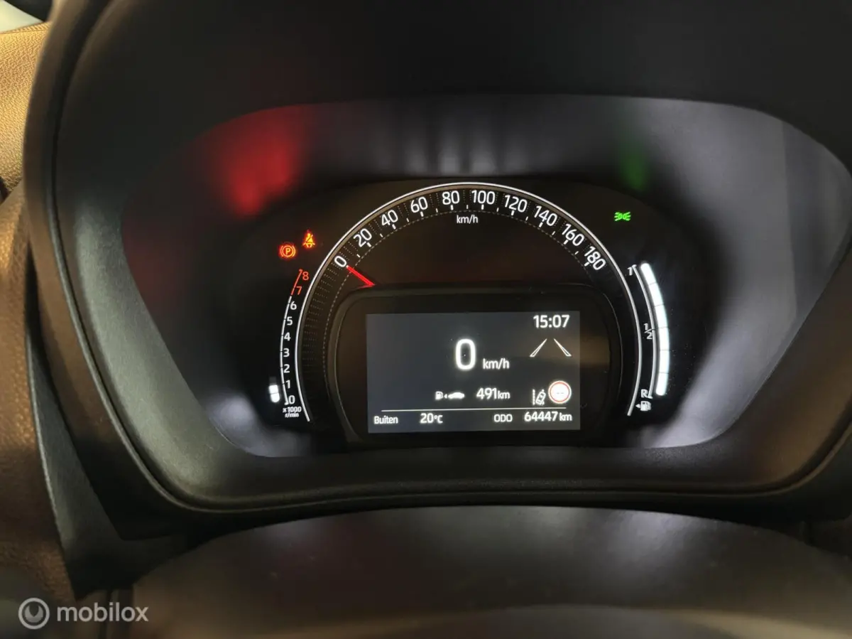 1.0 VVT-i MT Play Nederlandse auto.