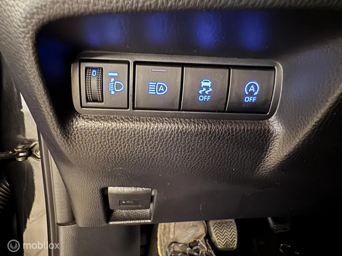 1.0 VVT-i MT Play Nederlandse auto.