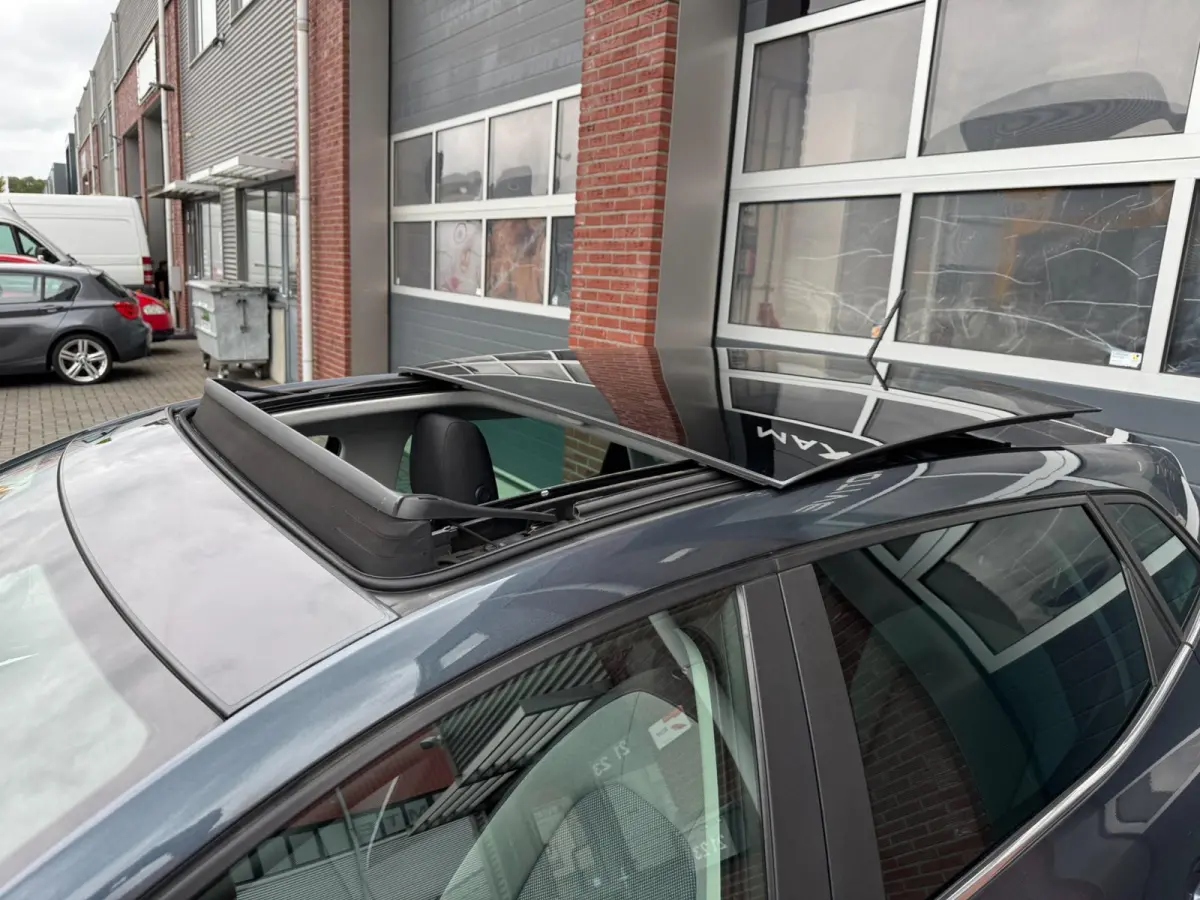 1.0 TSI LED Pano Camera Navi Carplay Stoelvw PDC
