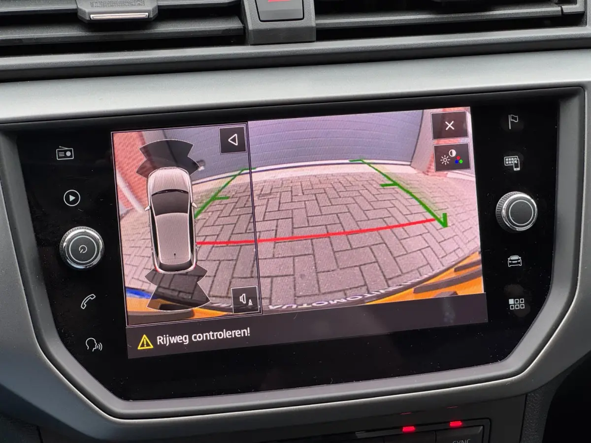 1.0 TSI LED Pano Camera Navi Carplay Stoelvw PDC