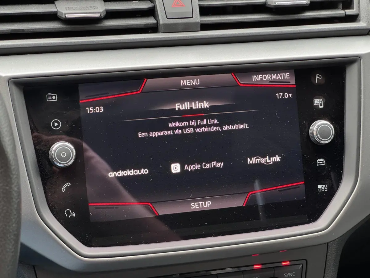 1.0 TSI LED Pano Camera Navi Carplay Stoelvw PDC