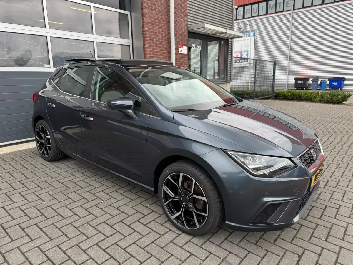 1.0 TSI LED Pano Camera Navi Carplay Stoelvw PDC