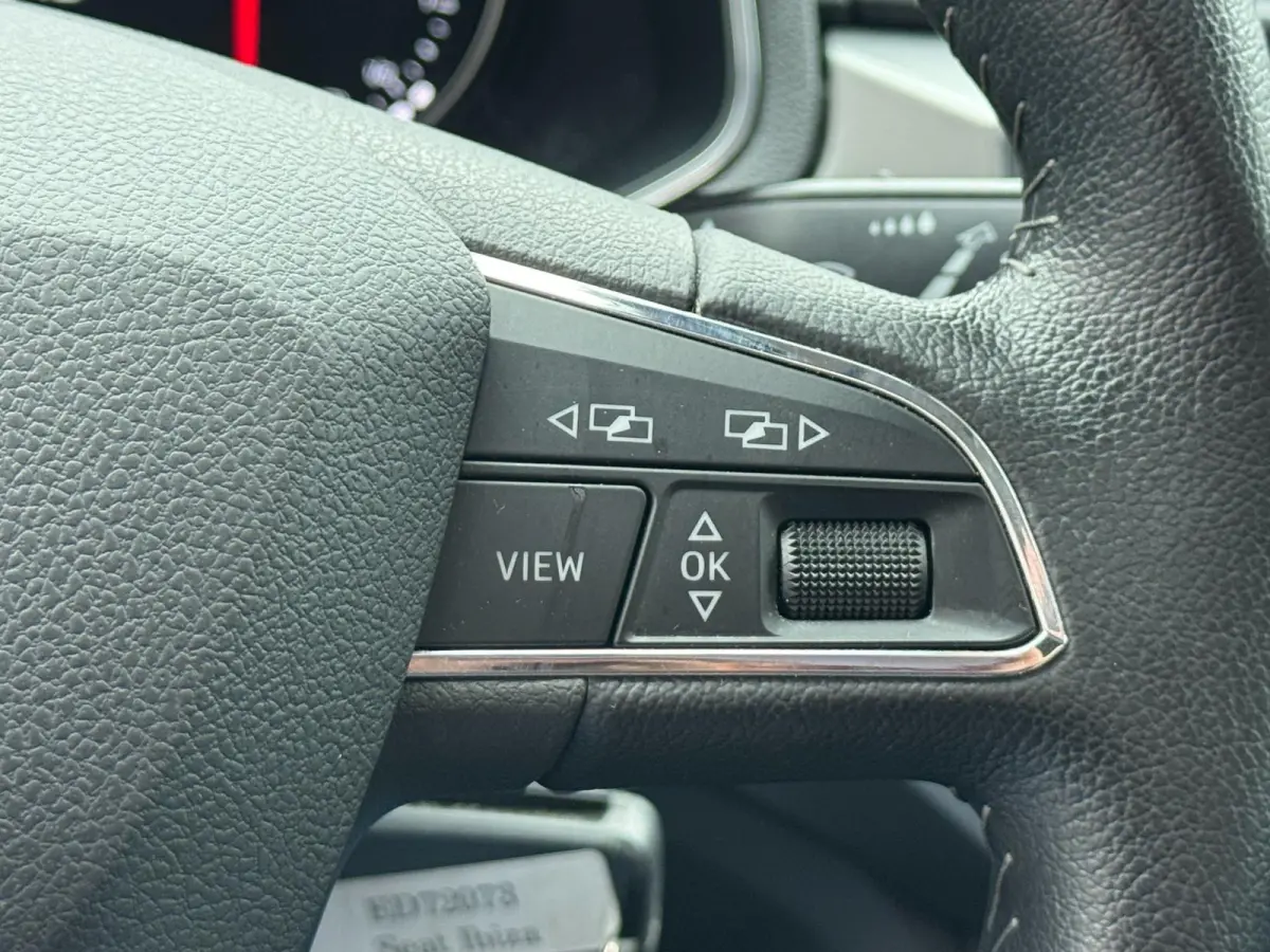1.0 TSI LED Pano Camera Navi Carplay Stoelvw PDC
