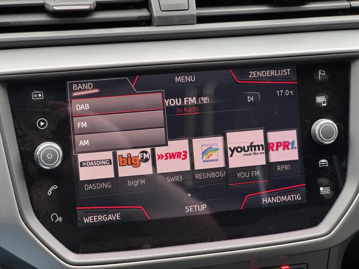 1.0 TSI LED Pano Camera Navi Carplay Stoelvw PDC