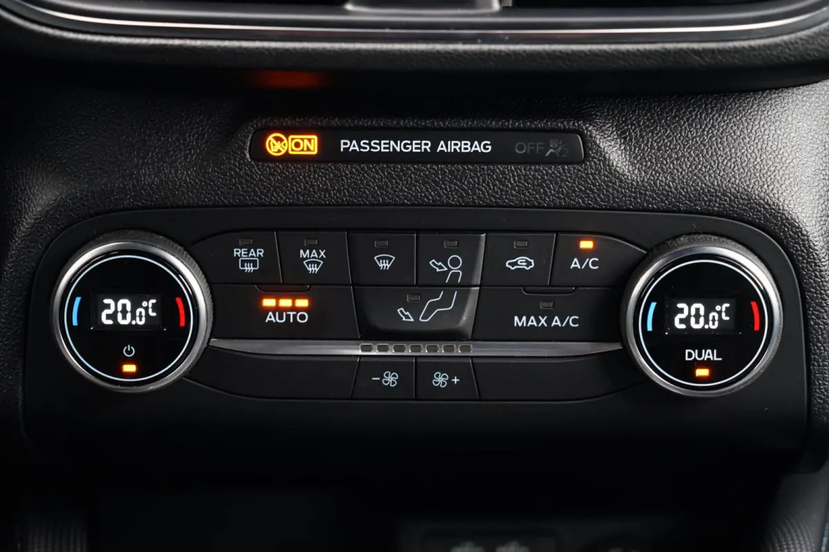 1.0 EcoBoost Active X Business, cam. keyless