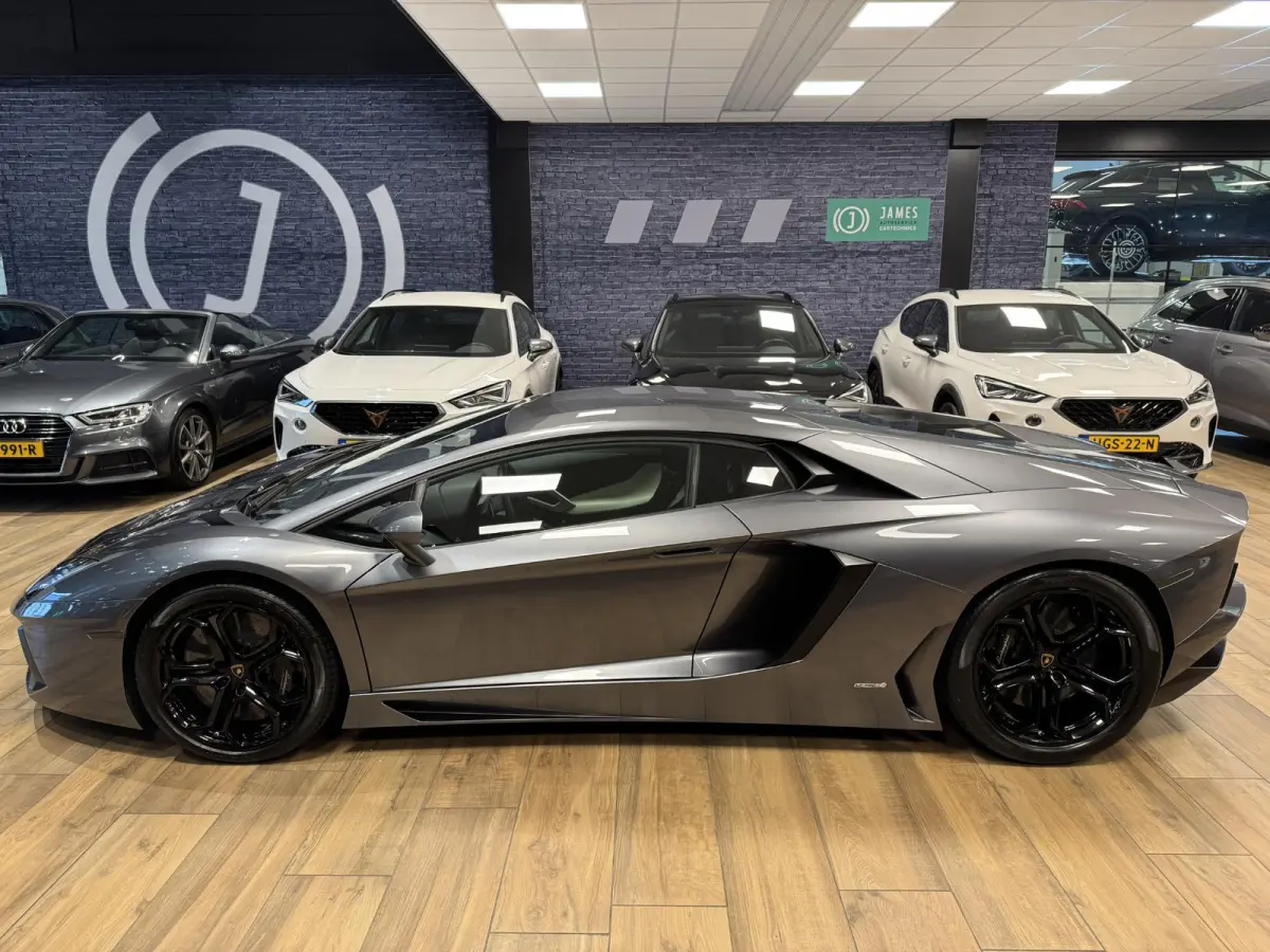6.5 V12 LP700-4