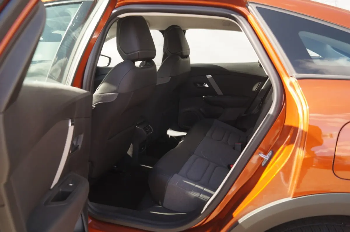 1.2 Puretech Feel -CARPLAY-TREHKAAK-