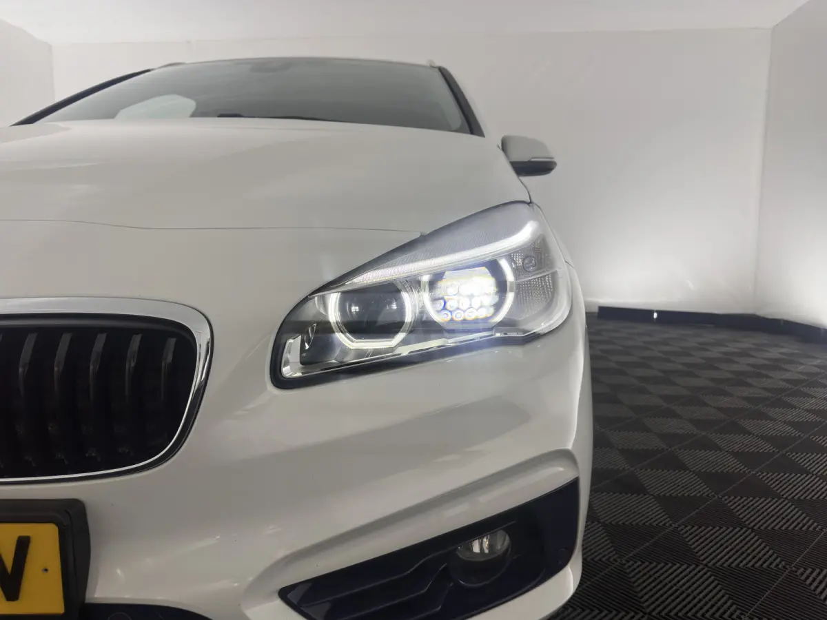 225xe Sport-Line Centennial High Executive Aut. *FULL-LED | NAVI-FULLMAP | HEATED-SPORTSEATS | ECC | PRIVACY-GLASS | PDC | CRUISE | 18''ALU*
