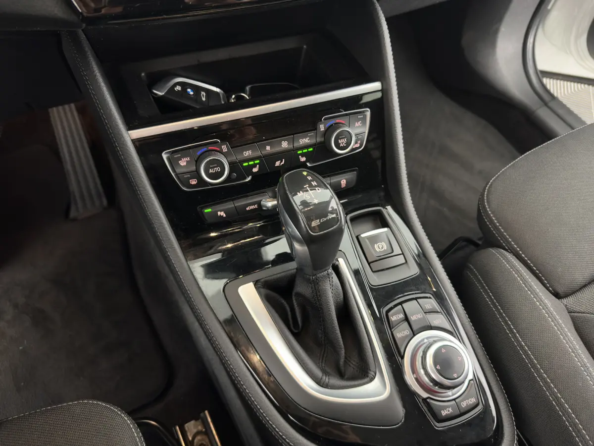 225xe Sport-Line Centennial High Executive Aut. *FULL-LED | NAVI-FULLMAP | HEATED-SPORTSEATS | ECC | PRIVACY-GLASS | PDC | CRUISE | 18''ALU*
