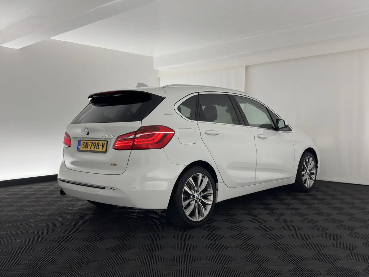 225xe Sport-Line Centennial High Executive Aut. *FULL-LED | NAVI-FULLMAP | HEATED-SPORTSEATS | ECC | PRIVACY-GLASS | PDC | CRUISE | 18''ALU*