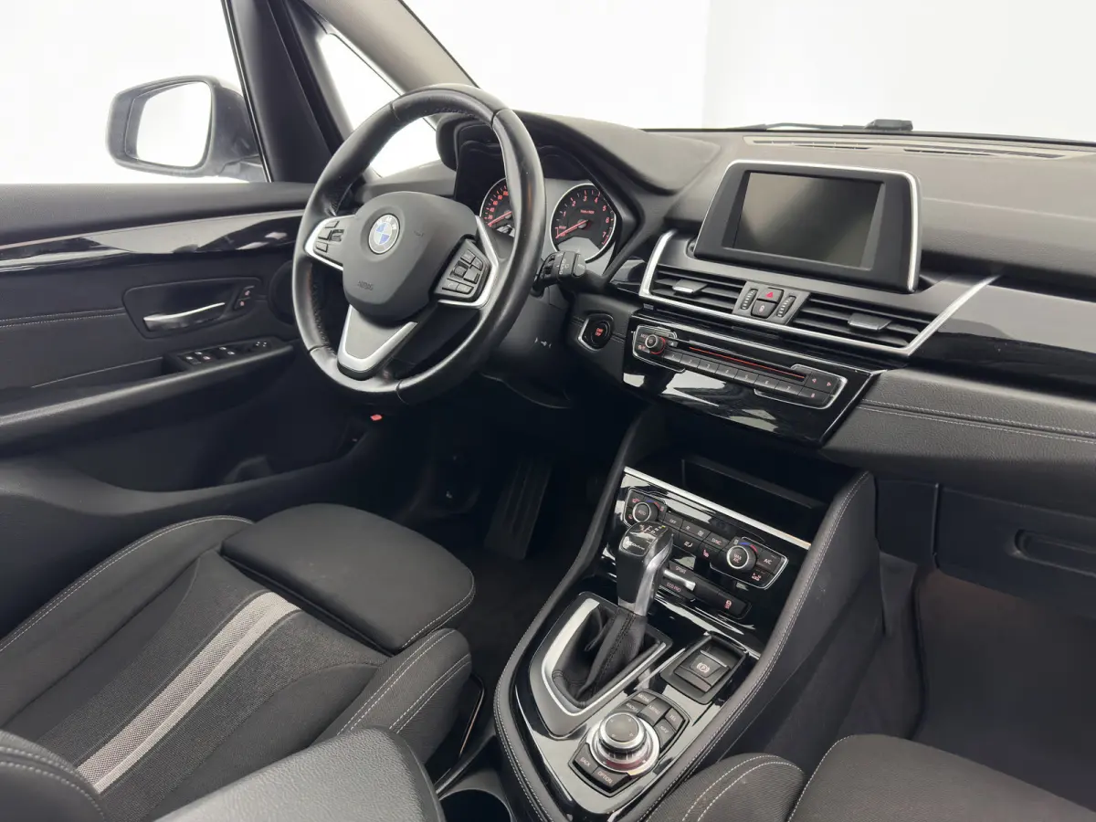 225xe Sport-Line Centennial High Executive Aut. *FULL-LED | NAVI-FULLMAP | HEATED-SPORTSEATS | ECC | PRIVACY-GLASS | PDC | CRUISE | 18''ALU*