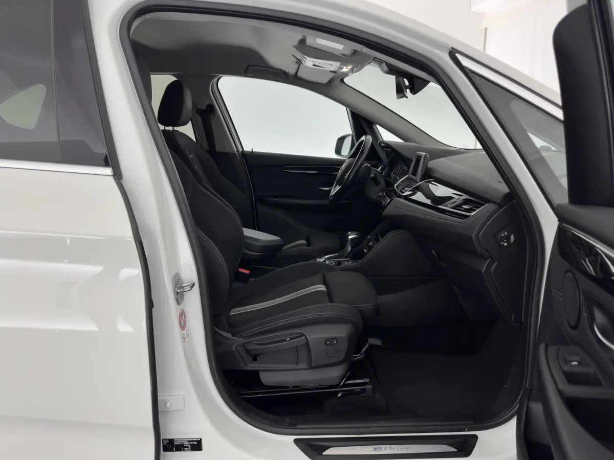 225xe Sport-Line Centennial High Executive Aut. *FULL-LED | NAVI-FULLMAP | HEATED-SPORTSEATS | ECC | PRIVACY-GLASS | PDC | CRUISE | 18''ALU*
