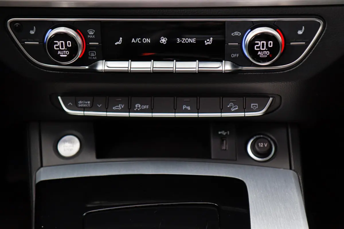 55 TFSIe Quattro Competition 3x S-Line /LED-MATRIX/PANODAK/STOELVERW./CARPLAY/TREKHAAK/CAMERA!