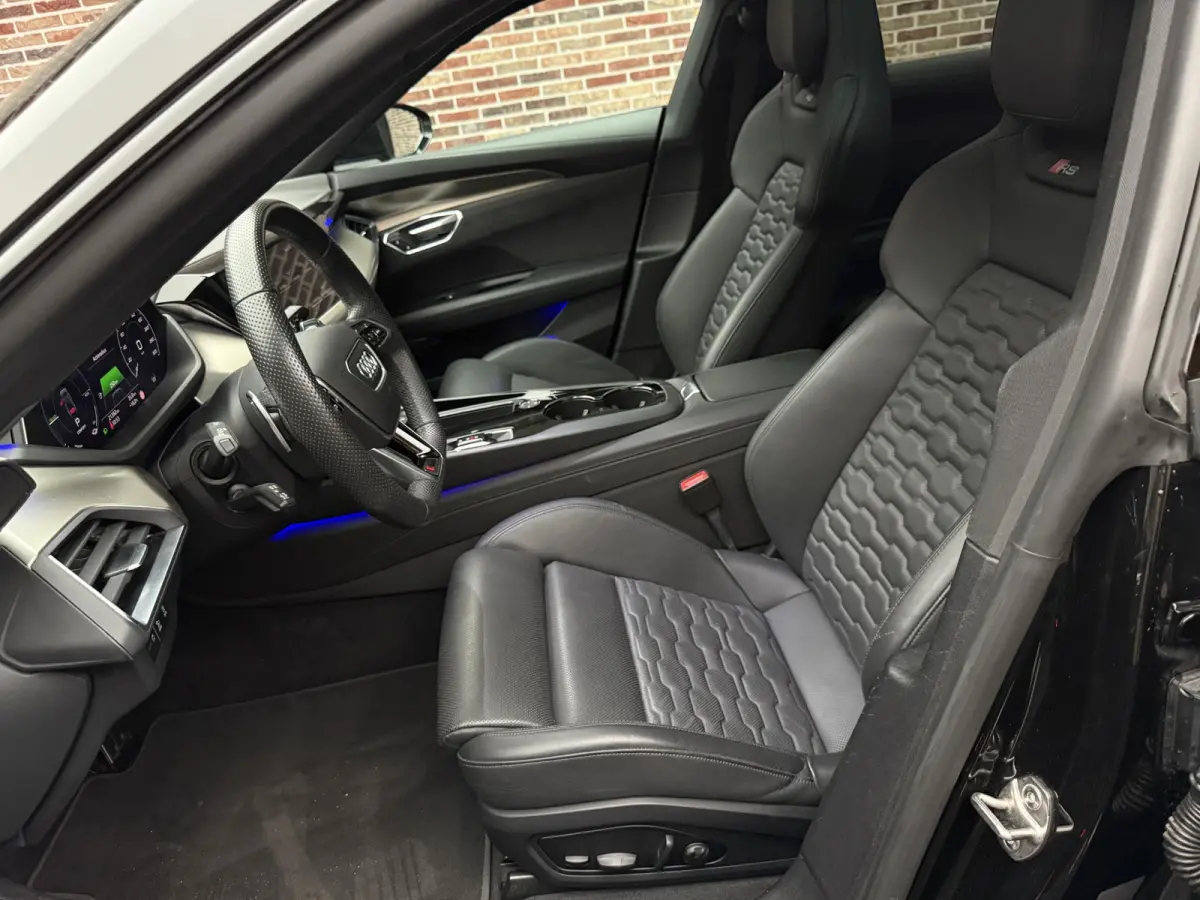 RS 93 kWh DAK SFEER HEADUP CARPLAY LUCHTVERING