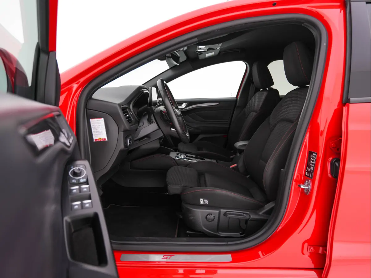 2.0 ST-Line-X Business EcoBlue (INCL-BTW) Aut. *ADAPTIVE-CRUISE | DIGI-COCKPIT | KEYLESS | CAMERA | NAVI-FULLMAP | HEATED-SPORTSEATS | DAB+ | SHIFT-PADDLES | ECC | PDC | TOWBAR | 18''ALU*