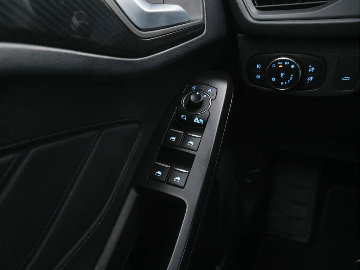2.0 ST-Line-X Business EcoBlue (INCL-BTW) Aut. *ADAPTIVE-CRUISE | DIGI-COCKPIT | KEYLESS | CAMERA | NAVI-FULLMAP | HEATED-SPORTSEATS | DAB+ | SHIFT-PADDLES | ECC | PDC | TOWBAR | 18''ALU*