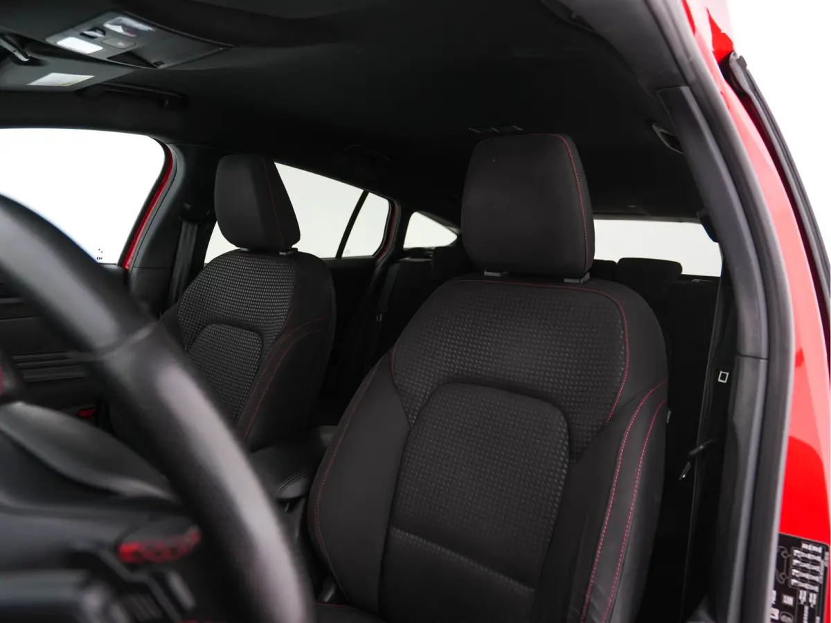 2.0 ST-Line-X Business EcoBlue (INCL-BTW) Aut. *ADAPTIVE-CRUISE | DIGI-COCKPIT | KEYLESS | CAMERA | NAVI-FULLMAP | HEATED-SPORTSEATS | DAB+ | SHIFT-PADDLES | ECC | PDC | TOWBAR | 18''ALU*