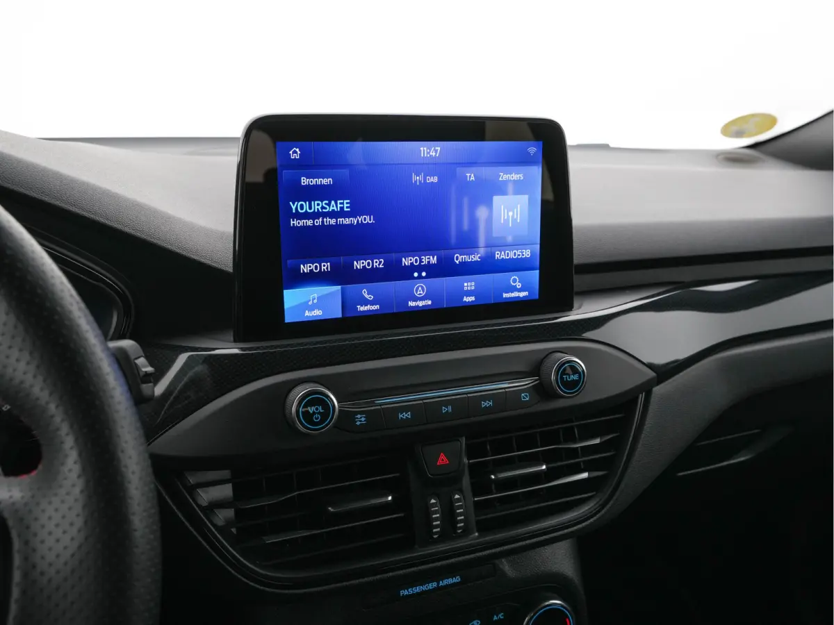 2.0 ST-Line-X Business EcoBlue (INCL-BTW) Aut. *ADAPTIVE-CRUISE | DIGI-COCKPIT | KEYLESS | CAMERA | NAVI-FULLMAP | HEATED-SPORTSEATS | DAB+ | SHIFT-PADDLES | ECC | PDC | TOWBAR | 18''ALU*