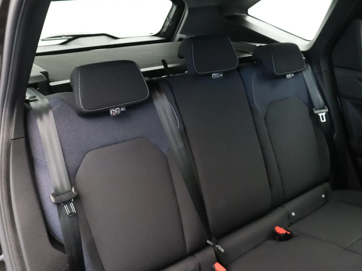 1.8 Hybrid 155pk Expression | Achteruitrijcamera | 17" lichtmetalen velgen | Apple carplay / Android auto | ACTIE 7 jaar Fabrieksgarantie! |