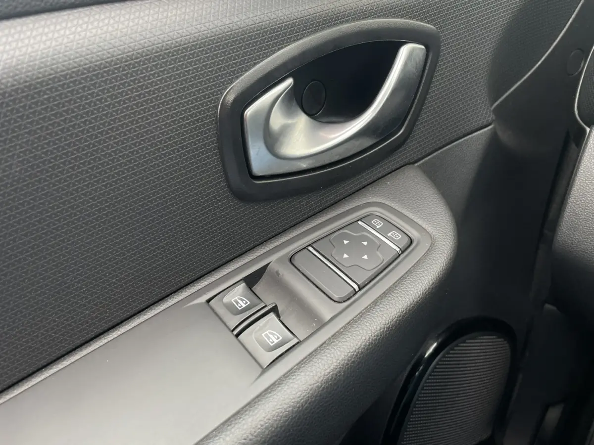 0.9 TCe Limited  Navigatie | Airco | Cruise | Bluetooth