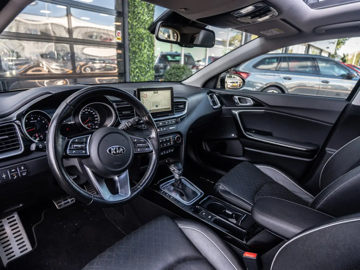 1.4 T-GDi ExecutiveLine | Pano | Leder | Camera | Dealer Ond.