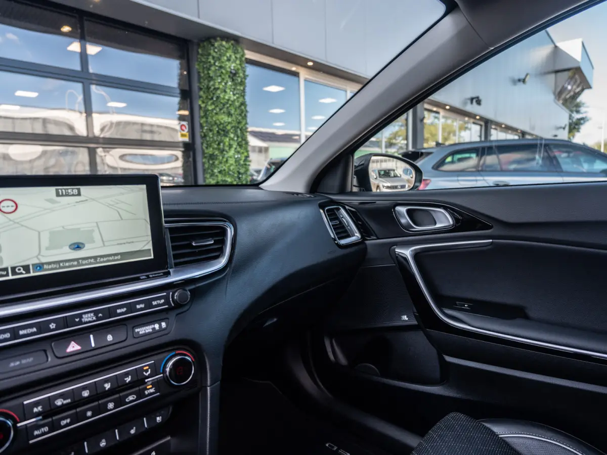 1.4 T-GDi ExecutiveLine | Pano | Leder | Camera | Dealer Ond.