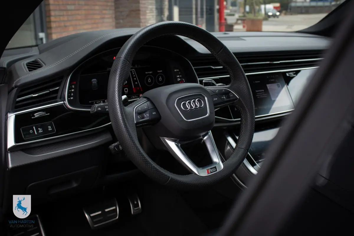 4.0 TFSI RS Q8 quattro / BTW / B&O / Pano / 23''