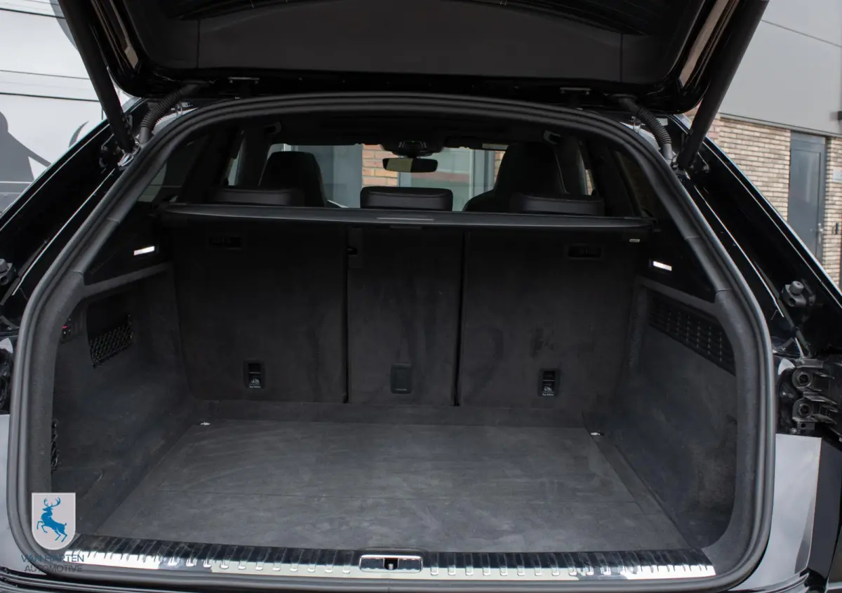 4.0 TFSI RS Q8 quattro / BTW / B&O / Pano / 23''