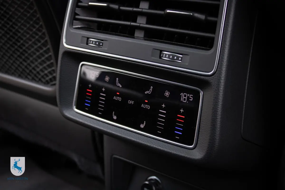 4.0 TFSI RS Q8 quattro / BTW / B&O / Pano / 23''