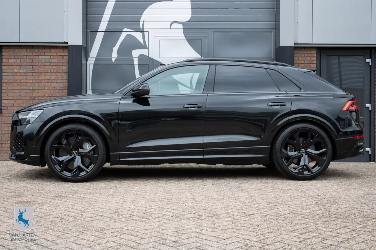 4.0 TFSI RS Q8 quattro / BTW / B&O / Pano / 23''