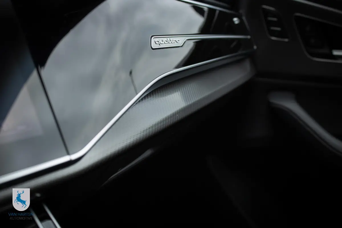 4.0 TFSI RS Q8 quattro / BTW / B&O / Pano / 23''