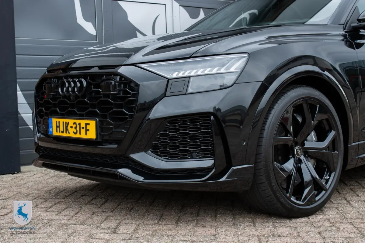 4.0 TFSI RS Q8 quattro / BTW / B&O / Pano / 23''