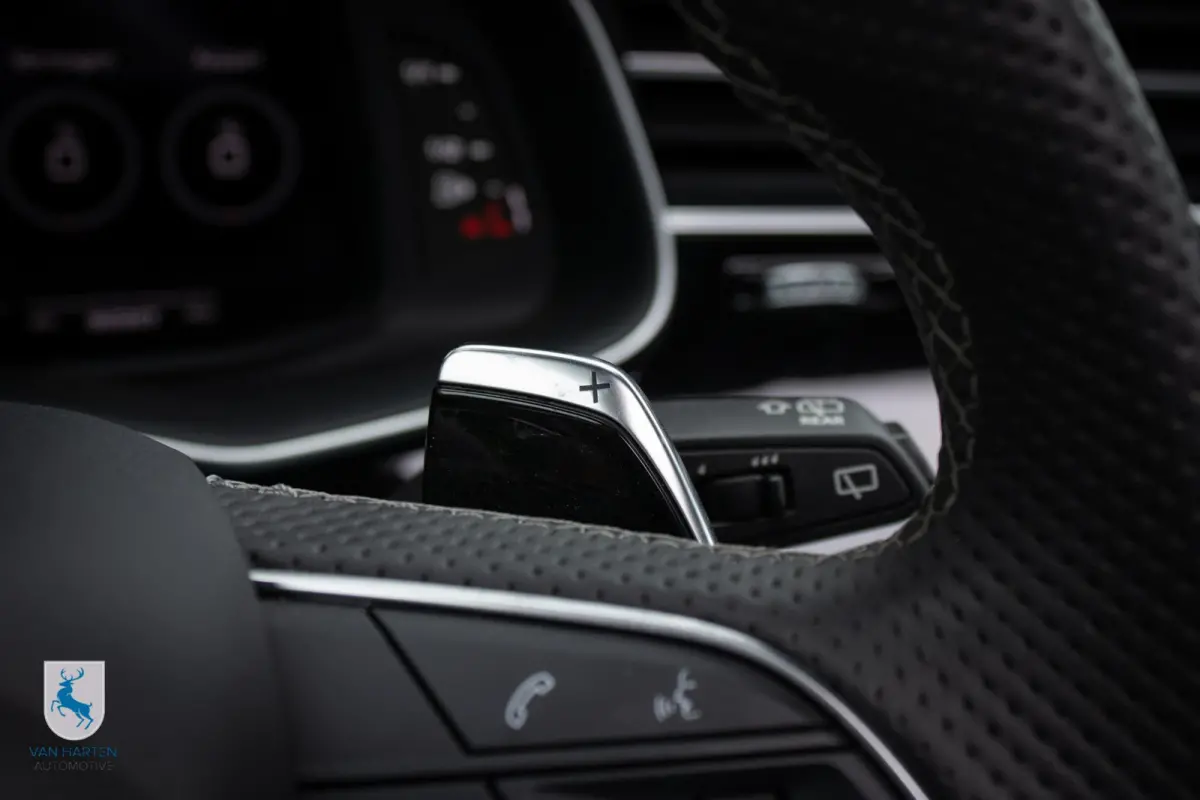 4.0 TFSI RS Q8 quattro / BTW / B&O / Pano / 23''