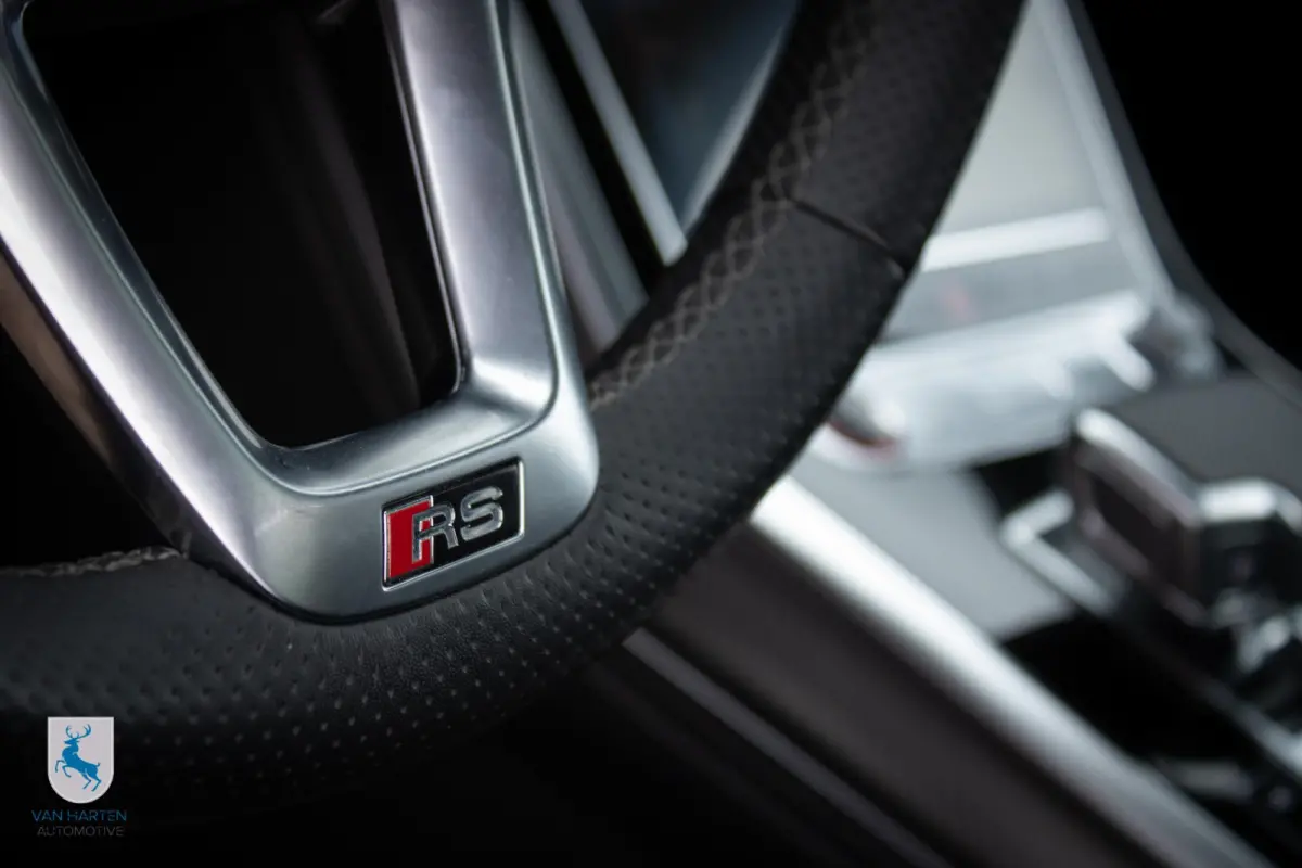 4.0 TFSI RS Q8 quattro / BTW / B&O / Pano / 23''