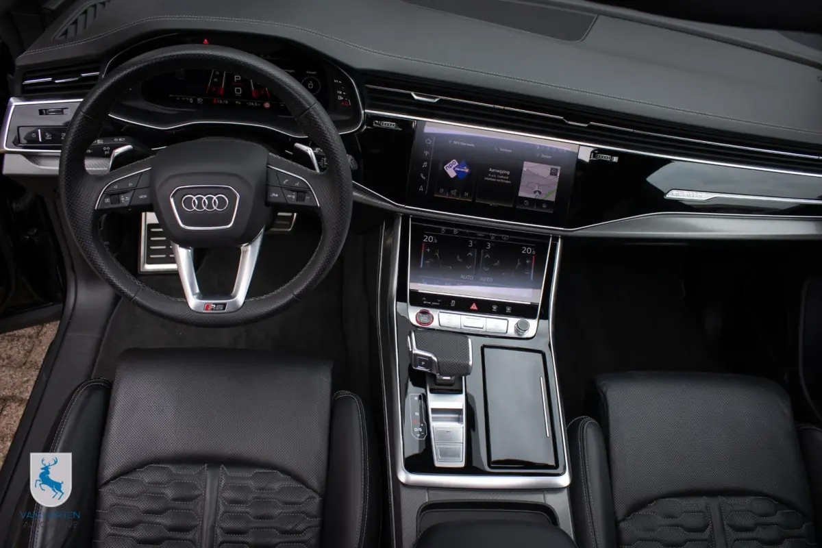 4.0 TFSI RS Q8 quattro / BTW / B&O / Pano / 23''