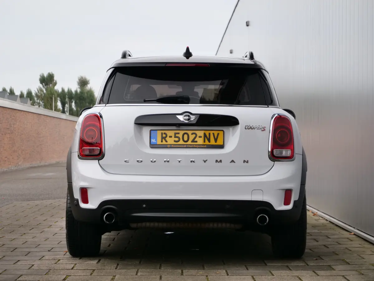 Mini 2.0 192pk Cooper S ALL4 Chili Automaat Camera / Head-Up / Leer / Navigatie