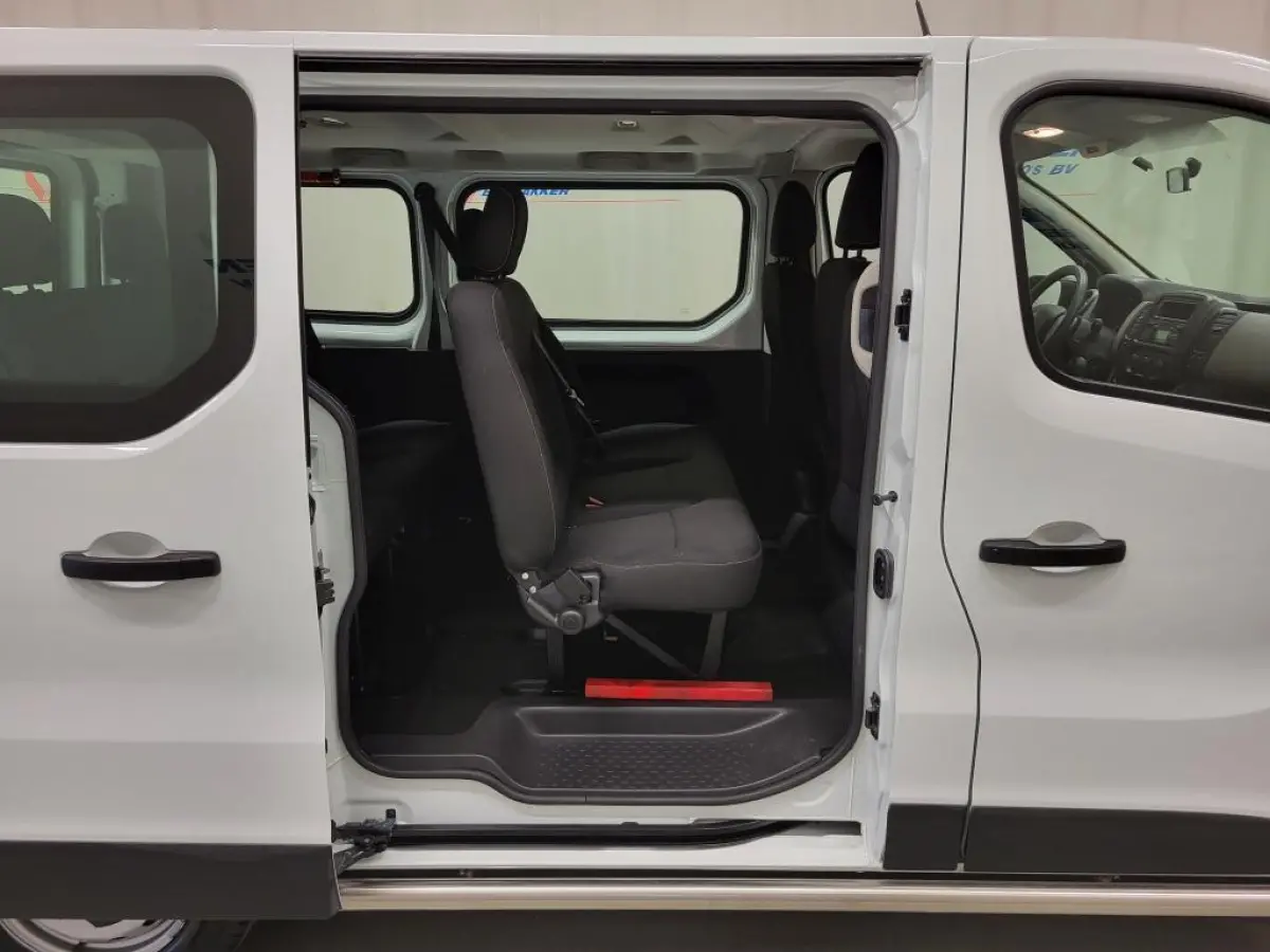 1.6dCi 8-Personenbus - Excl. BTW / BPM vrij Euro 6!