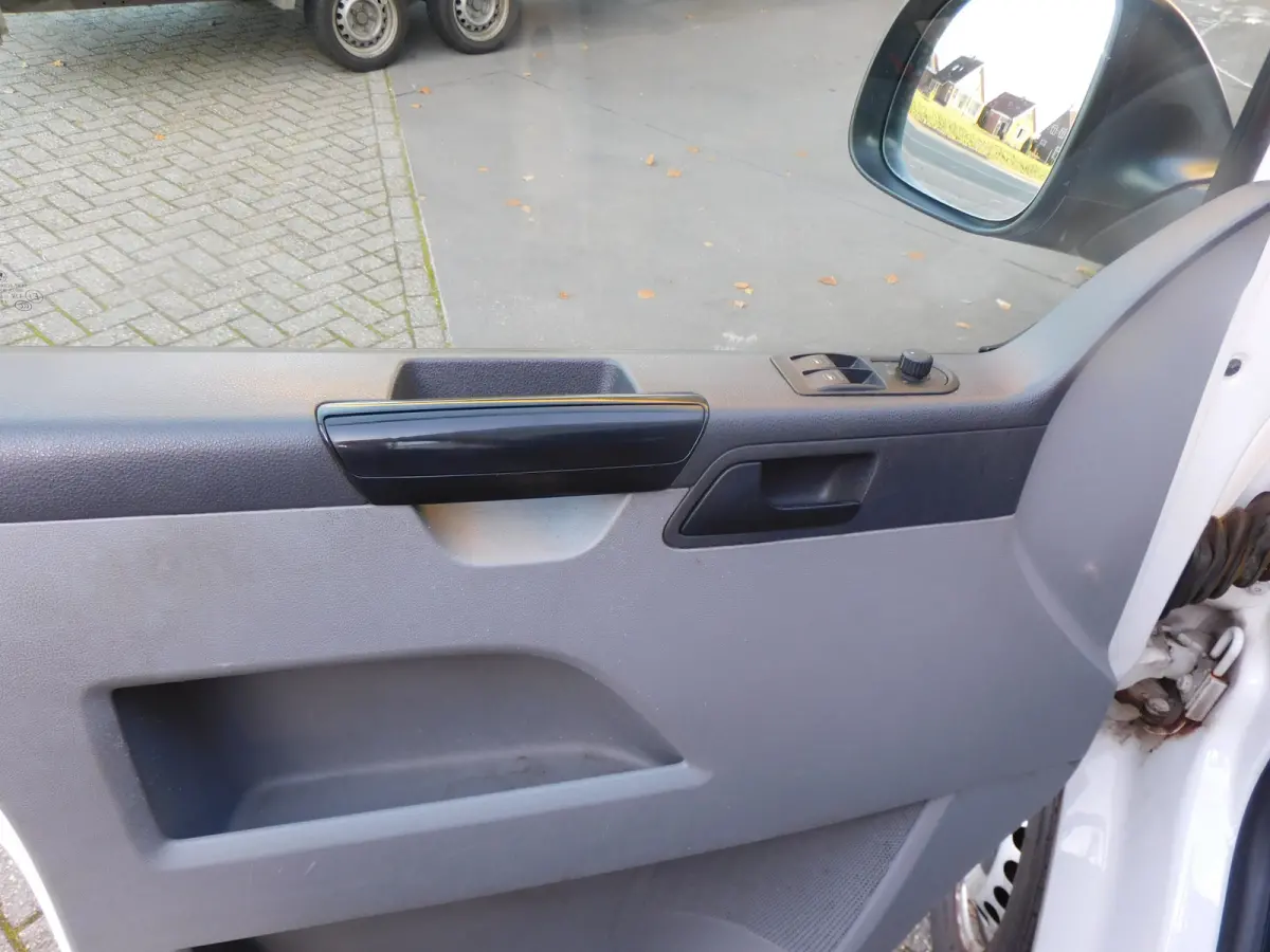 2.0 TDI L1H1 Trendline Baseline Ik ben te huur vanaf €125 per dag Staat in De Krim