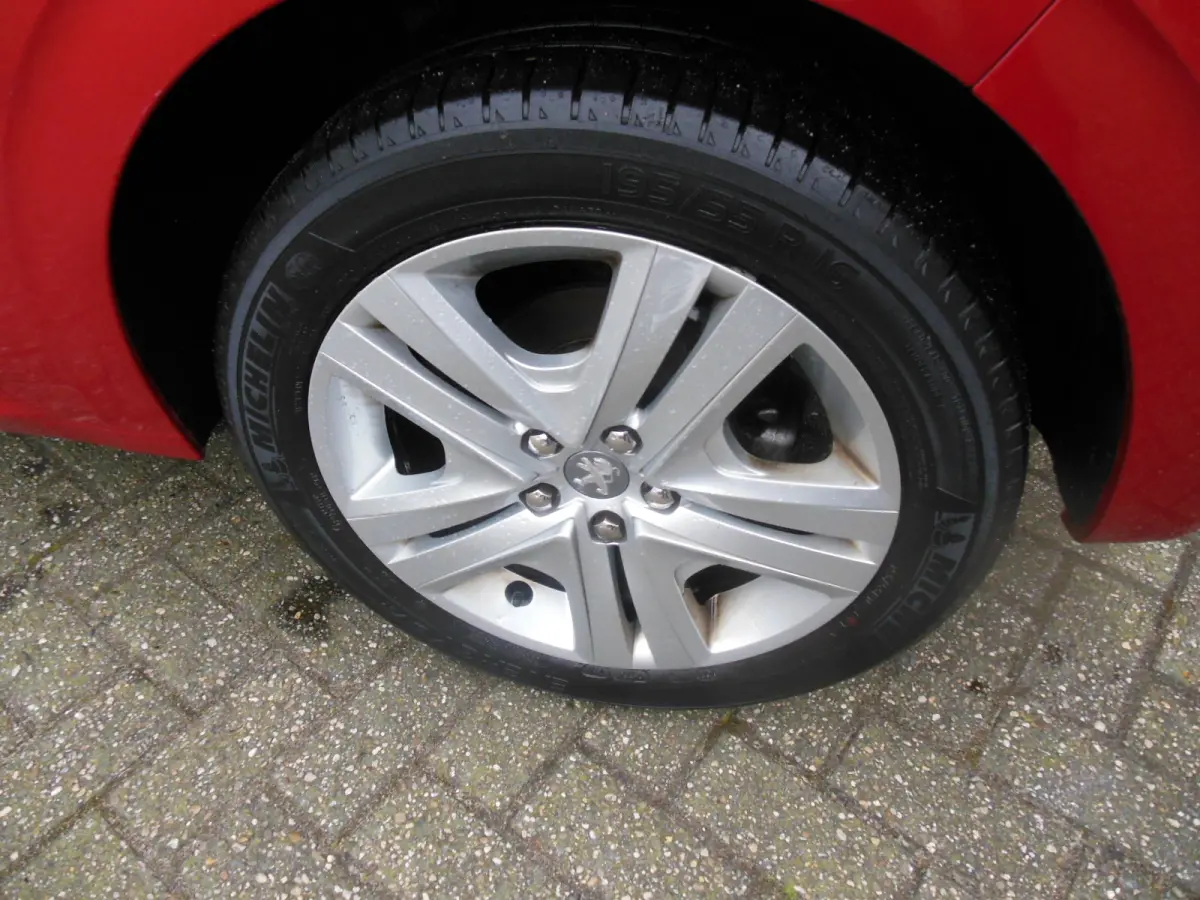 1.2 PureTech Signature Staat in DE KRIM