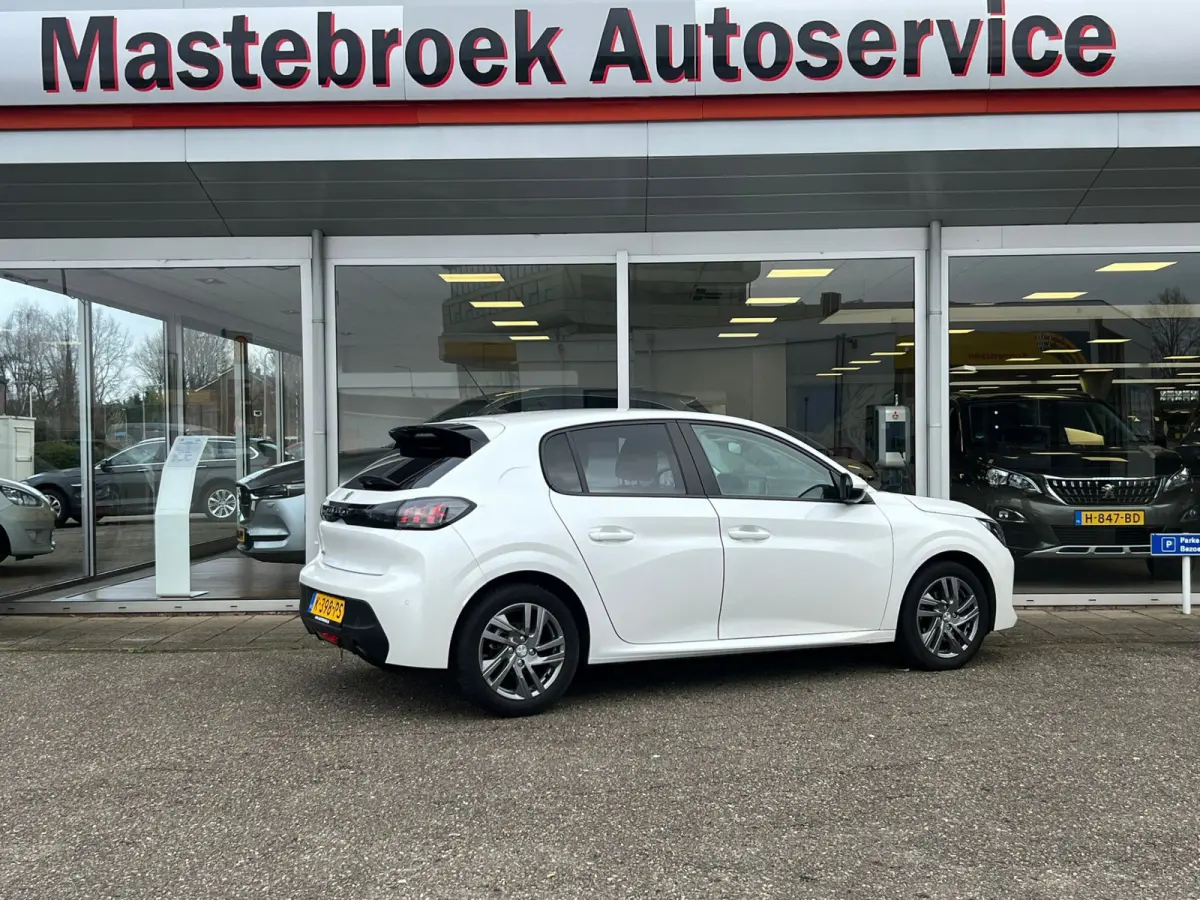 1.2 PureTech Active Pack Afneembare Trekhaak Staat in Hardenberg