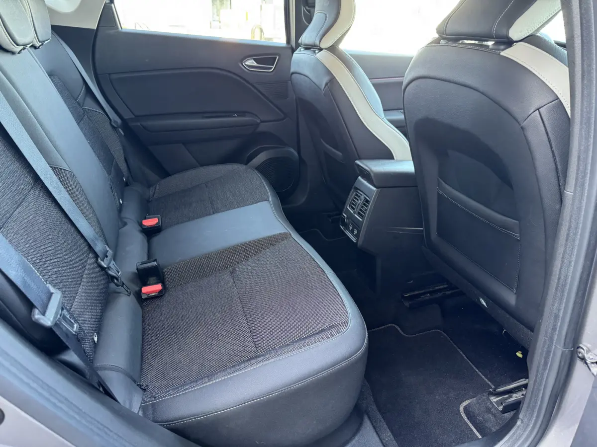 1.0 TCe 100 Intens Keurig nette auto Staat in Hardenberg